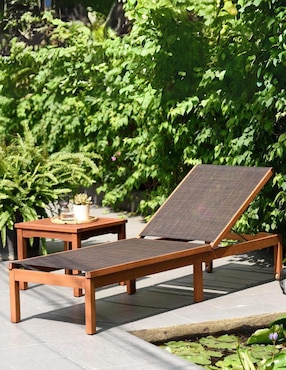 Camastro Midtown Concept Kingsbury Lounger de madera eucalipto