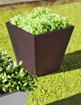 Maceta New Garden Camomila de plástico con sistema automático de riego