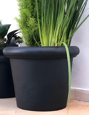 Maceta New Garden de plástico con sistema automático de riego