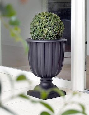 Maceta New Garden de plástico con sistema automático de riego