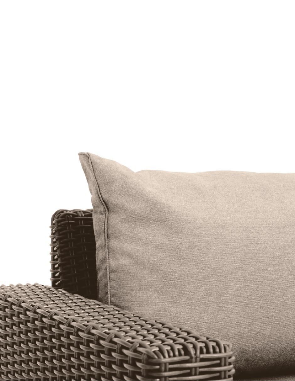 Love seat California 3