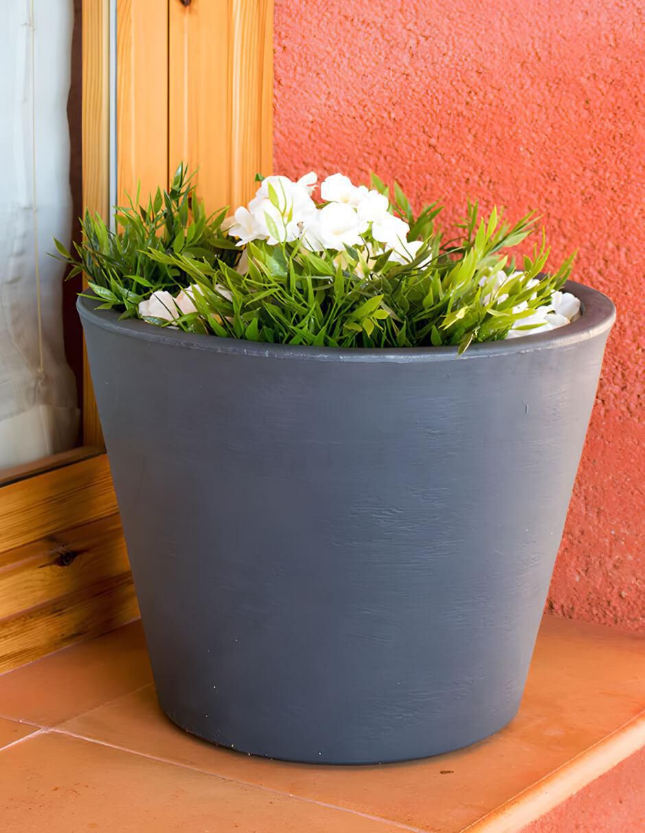 Maceta Petunia de plástico con sistema automático de riego 2