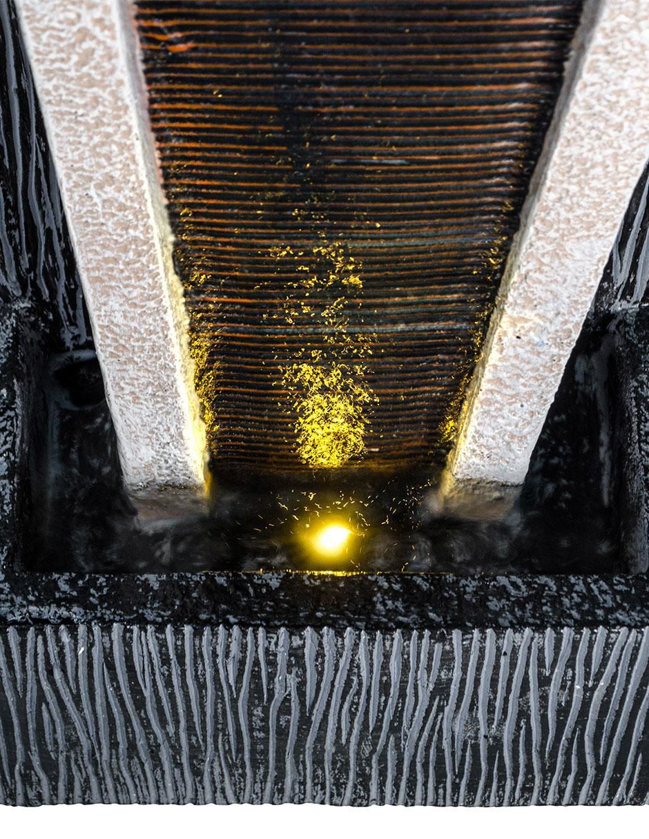 Fuente de agua con luz de poliresina 4